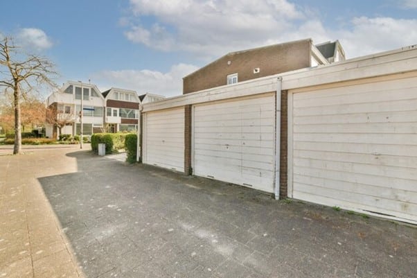 Impact of climate on Garage Doors